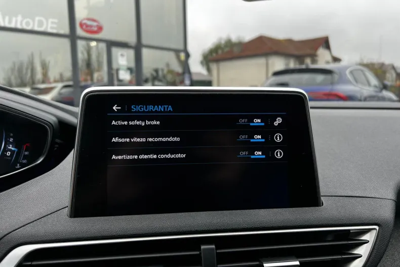 Peugeot 3008 din 2019 cu 160.606 km - oferta PEU151628 - foto 36