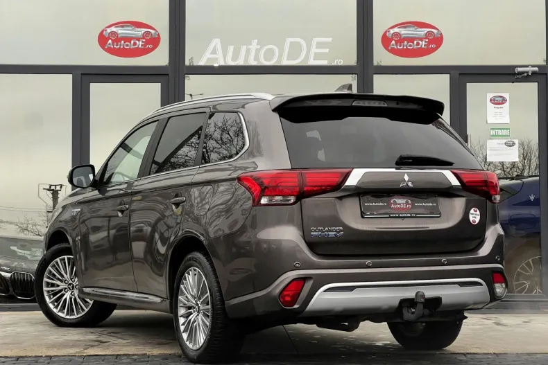 Mitsubishi Outlander din 2020 cu 101.556 km - oferta MIT151630 - foto 3