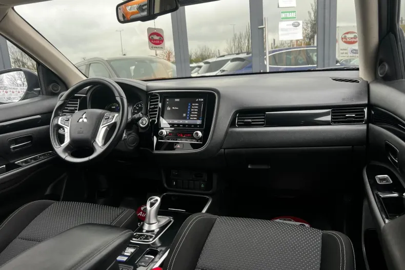 Mitsubishi Outlander din 2020 cu 101.556 km - oferta MIT151630 - foto 6