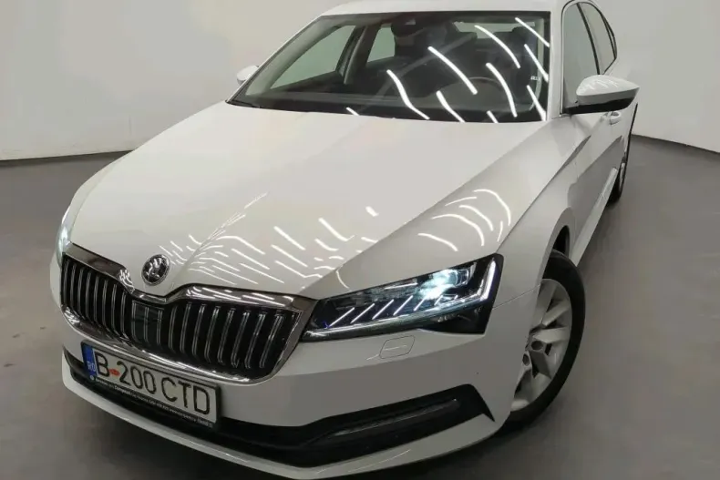 Skoda Superb din 2021 cu 74.252 km - oferta SKO151639 - foto 1