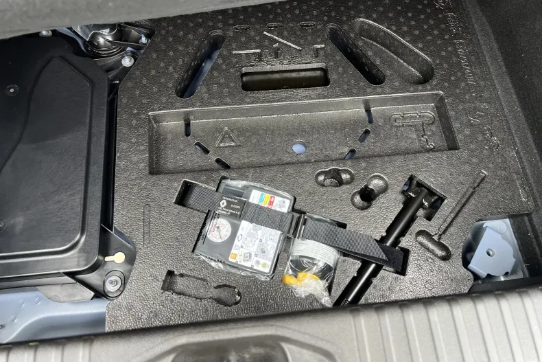 Renault Clio din 2024 cu 10.600 km - oferta REN151709 - foto 25