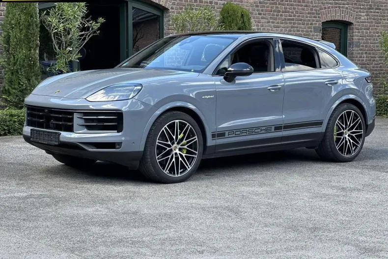 Porsche Cayenne Coupe din 2023 cu 58.250 km - oferta POR151722 - foto 1