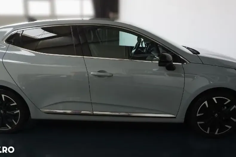 Renault Clio din 2023 cu 13.748 km - oferta REN151753 - foto 4