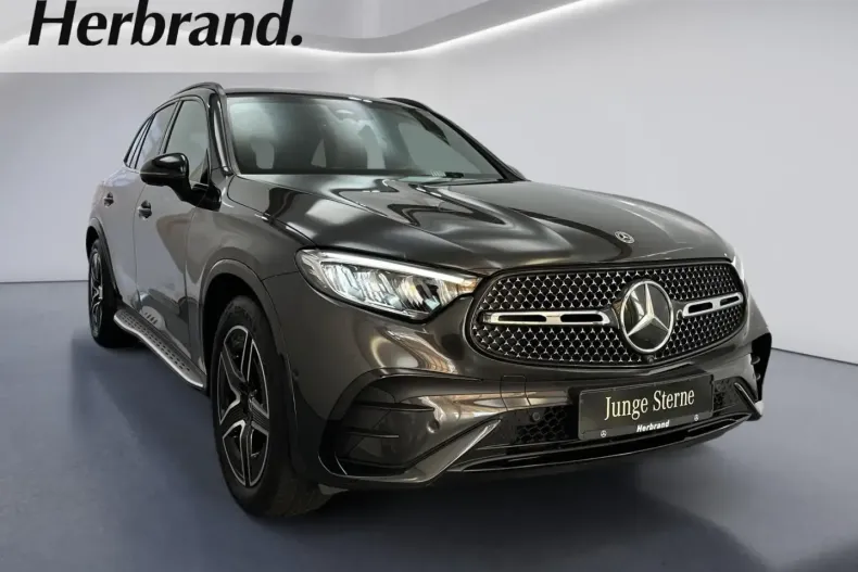 Mercedes-Benz GLC 300 din 2023 cu 45.877 km - oferta MER151782 - foto 1