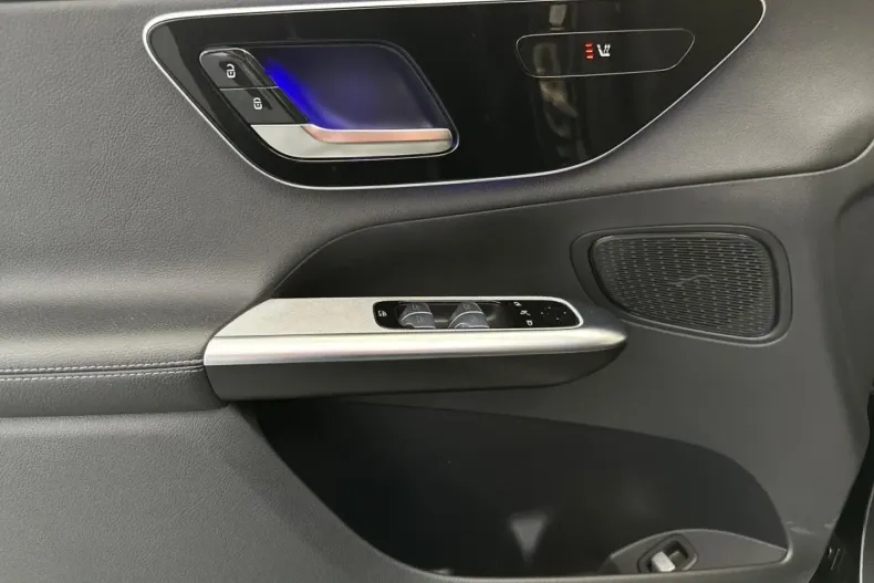 Mercedes-Benz GLC 300 din 2023 cu 45.877 km - oferta MER151782 - foto 9