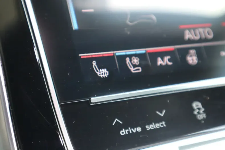 Audi Q8 din 2025 cu 27.000 km - oferta AUD151801 - foto 40