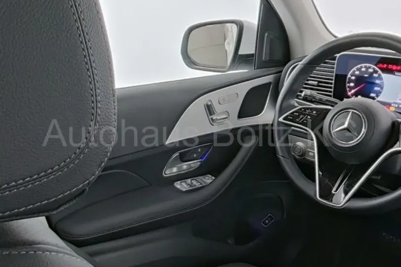 Mercedes-Benz GLE 350 din 2024 cu 8.000 km - oferta MER151812 - foto 6