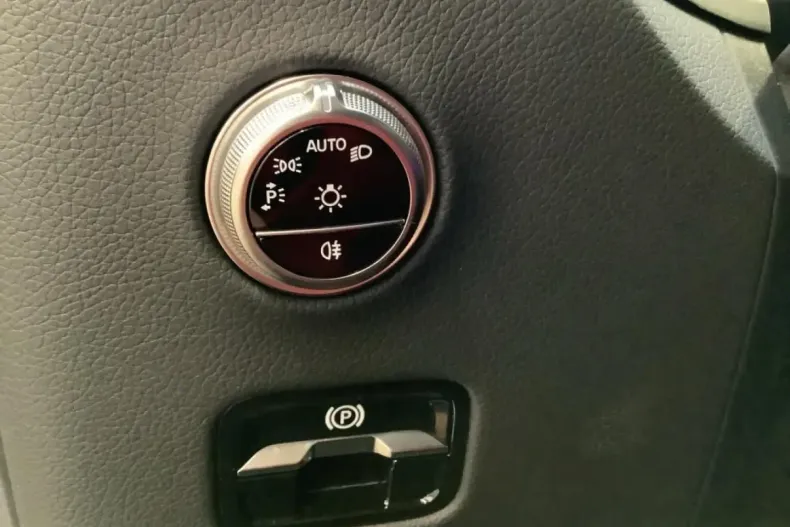 Mercedes-Benz GLC 300 din 2023 cu 31.089 km - oferta MER151816 - foto 16