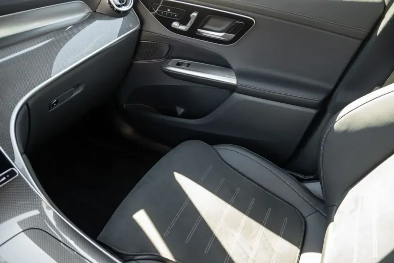 Mercedes-Benz GLC 300 din 2024 cu 8.684 km - oferta MER151821 - foto 12