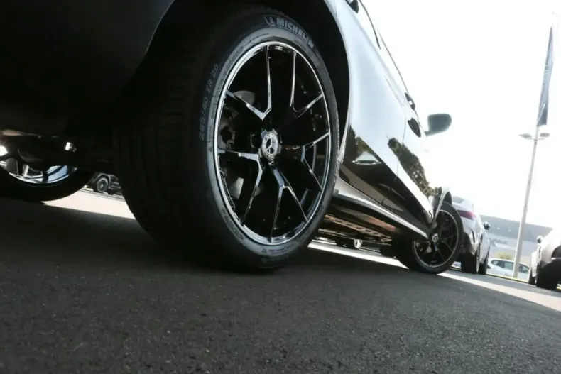 Mercedes-Benz GLC 300 din 2023 cu 12.150 km - oferta MER151823 - foto 3