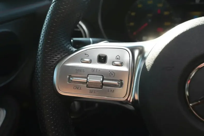 Mercedes-Benz GLC 300 din 2023 cu 12.150 km - oferta MER151823 - foto 8