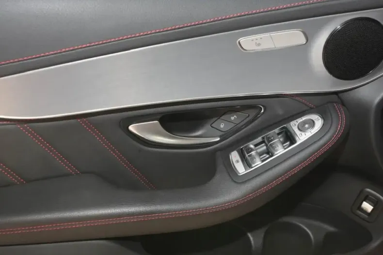 Mercedes-Benz GLC 300 din 2023 cu 12.150 km - oferta MER151823 - foto 17