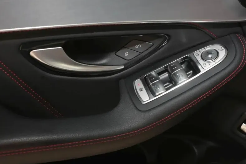 Mercedes-Benz GLC 300 din 2023 cu 12.150 km - oferta MER151823 - foto 21