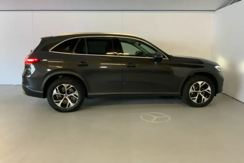 Mercedes-Benz GLC 300 din 2023 cu 23.401 km - oferta MER151825 - foto 3