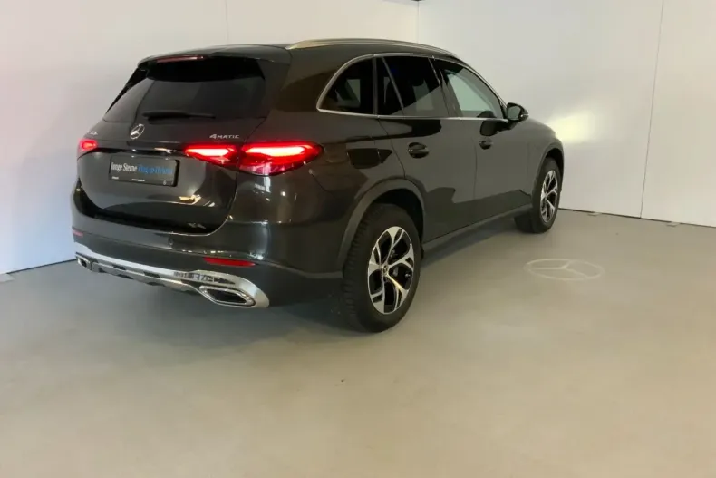 Mercedes-Benz GLC 300 din 2023 cu 23.401 km - oferta MER151825 - foto 4