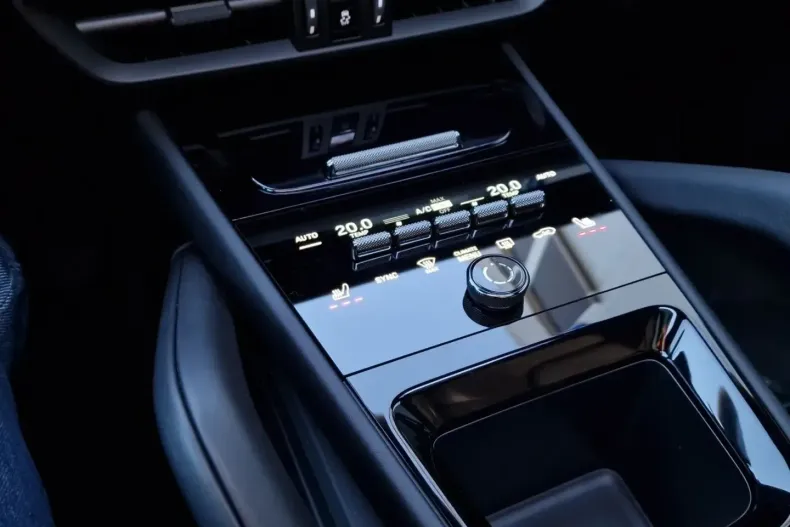 Porsche Cayenne din 2024 cu 17.400 km - oferta POR151837 - foto 11