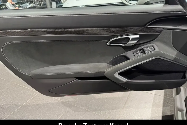 Porsche Cayman din 2024 cu 18.990 km - oferta POR151845 - foto 24