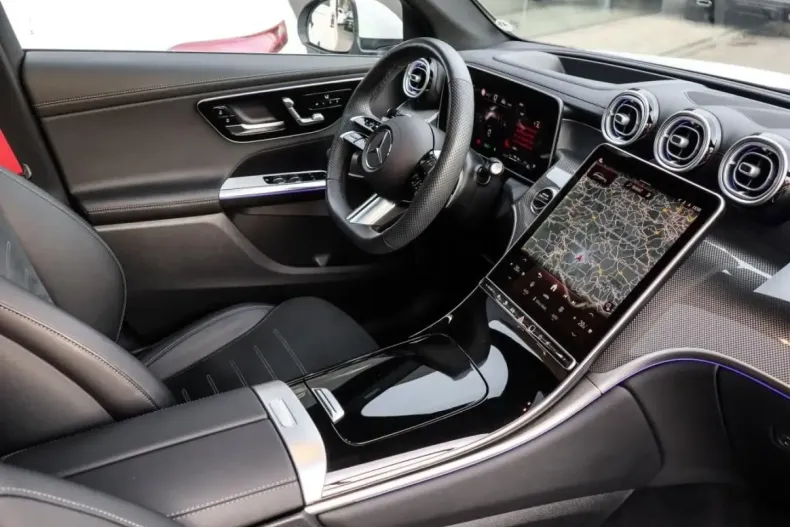 Mercedes-Benz GLC 300 din 2025 cu 7.916 km - oferta MER151847 - foto 3