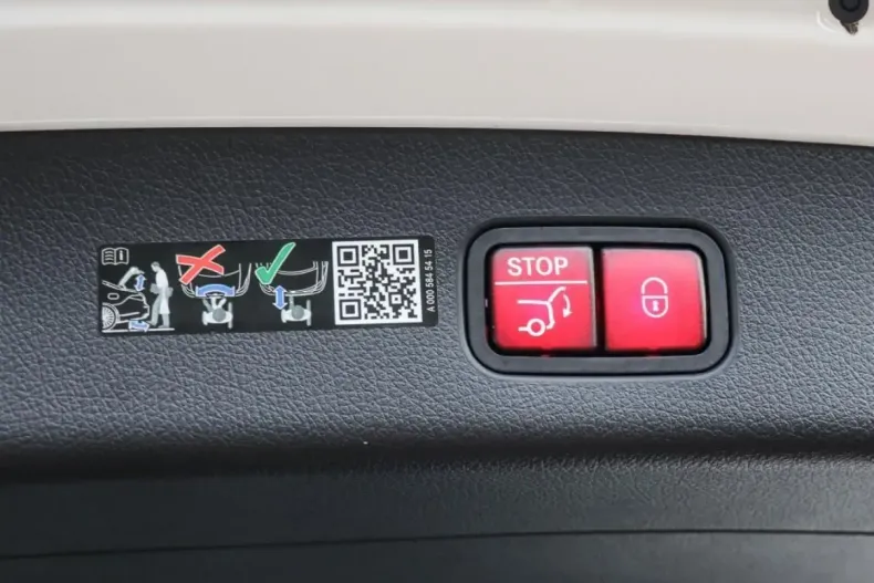 Mercedes-Benz GLC 300 din 2025 cu 7.916 km - oferta MER151847 - foto 19