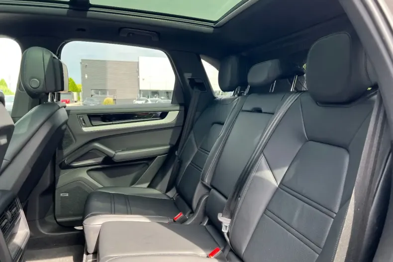 Porsche Cayenne din 2024 cu 28.900 km - oferta POR151848 - foto 24