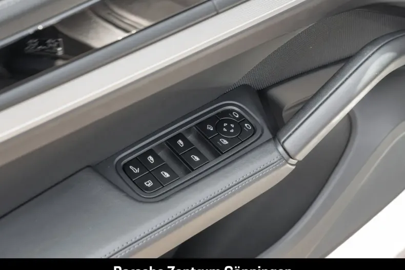 Porsche Cayenne din 2024 cu 18.415 km - oferta POR151854 - foto 18