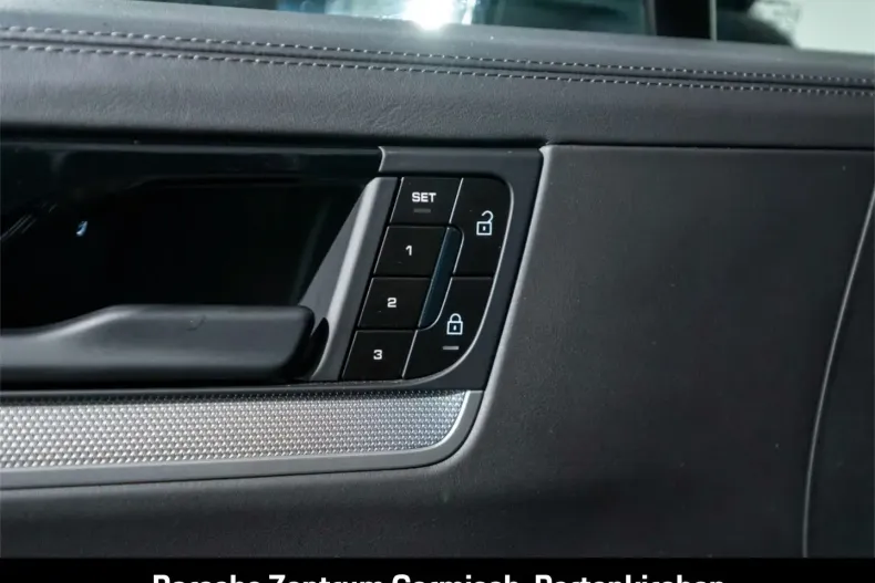 Porsche Cayenne din 2024 cu 14.713 km - oferta POR151856 - foto 24