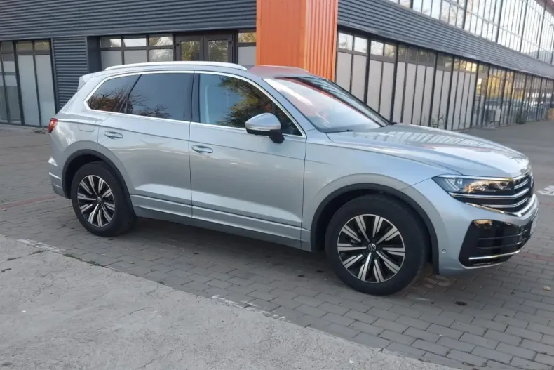Volkswagen Touareg din 2025 cu 7.500 km - oferta VOL151860 - foto 2