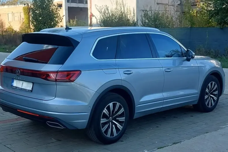 Volkswagen Touareg din 2025 cu 7.500 km - oferta VOL151860 - foto 3