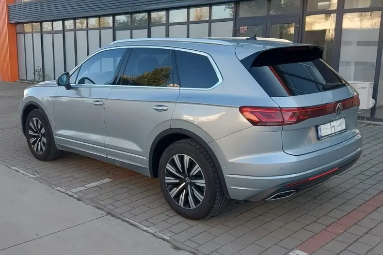 Volkswagen Touareg din 2025 cu 7.500 km - oferta VOL151860 - foto 11
