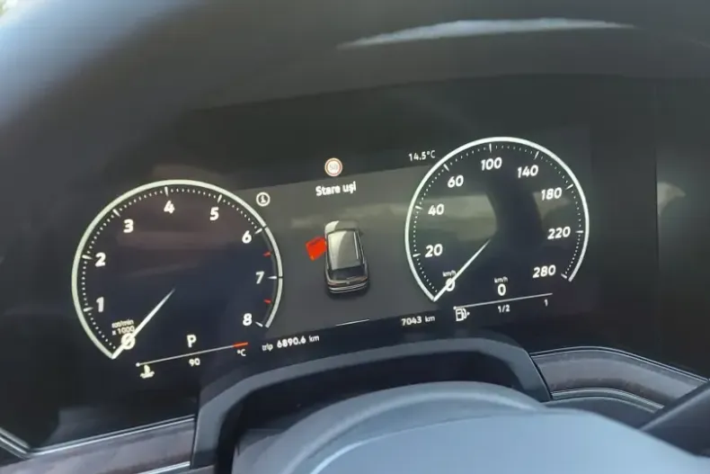 Volkswagen Touareg din 2025 cu 7.500 km - oferta VOL151860 - foto 21