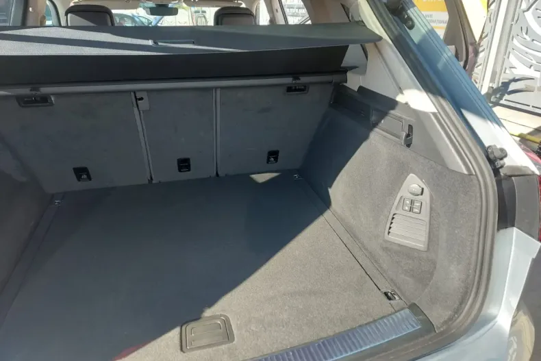 Volkswagen Touareg din 2025 cu 7.500 km - oferta VOL151860 - foto 22