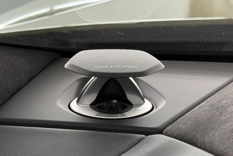 Lamborghini Urus din 2023 cu 26.564 km - oferta LAM151862 - foto 2