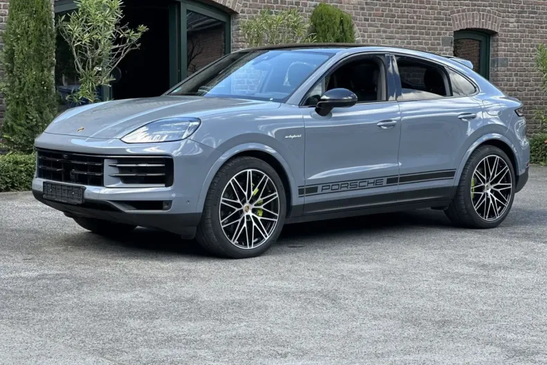 Porsche Cayenne din 2023 cu 59.250 km - oferta POR151875 - foto 1