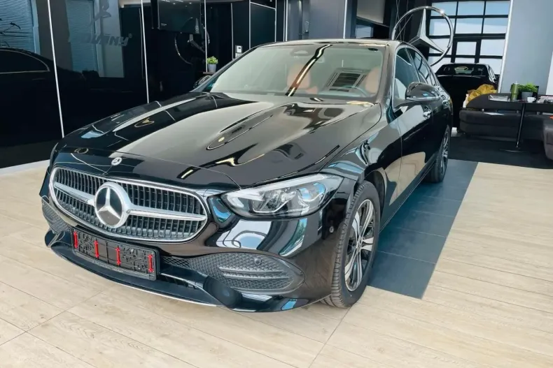 Mercedes-Benz C 300 din 2024 cu 15.000 km - oferta MER151894 - foto 1