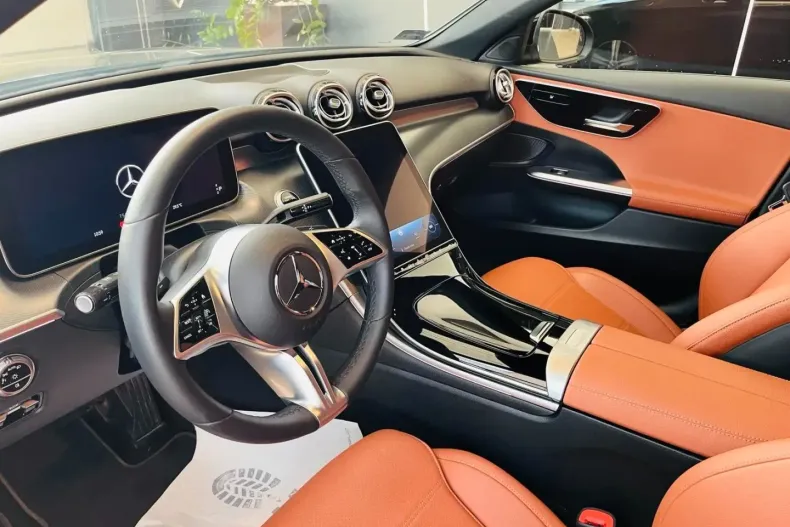 Mercedes-Benz C 300 din 2024 cu 15.000 km - oferta MER151894 - foto 6