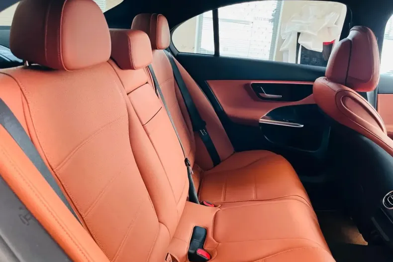 Mercedes-Benz C 300 din 2024 cu 15.000 km - oferta MER151894 - foto 13