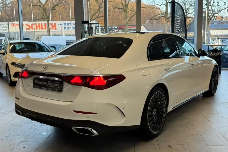 Mercedes-Benz E 300 din 2025 cu 7.434 km - oferta MER151906 - foto 4