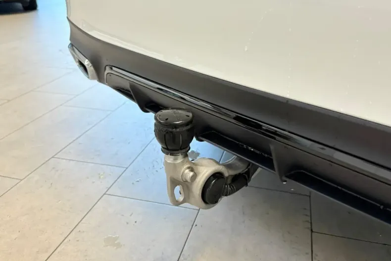 Mercedes-Benz E 300 din 2025 cu 7.434 km - oferta MER151906 - foto 8