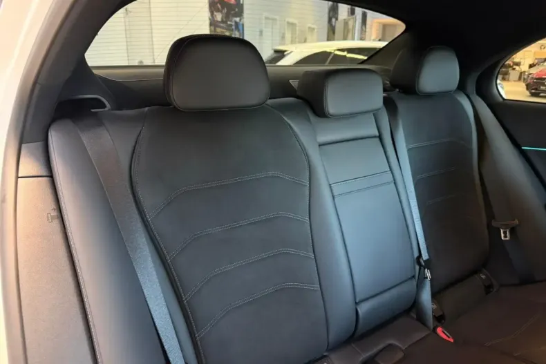 Mercedes-Benz E 300 din 2025 cu 7.434 km - oferta MER151906 - foto 16