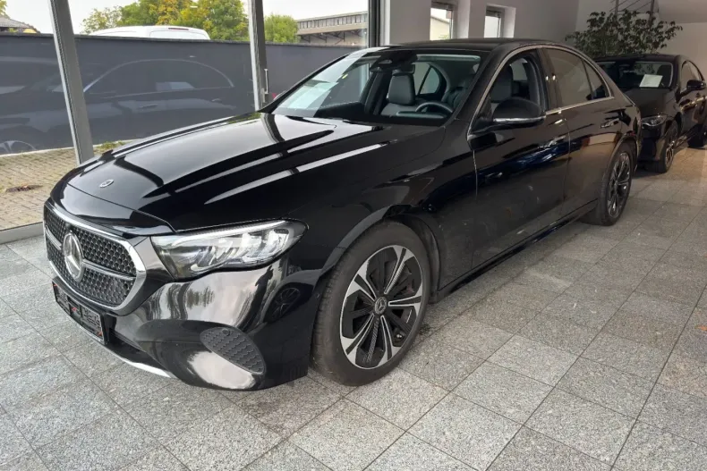 Mercedes-Benz E 220 din 2024 cu 49.850 km - oferta MER151910 - foto 1