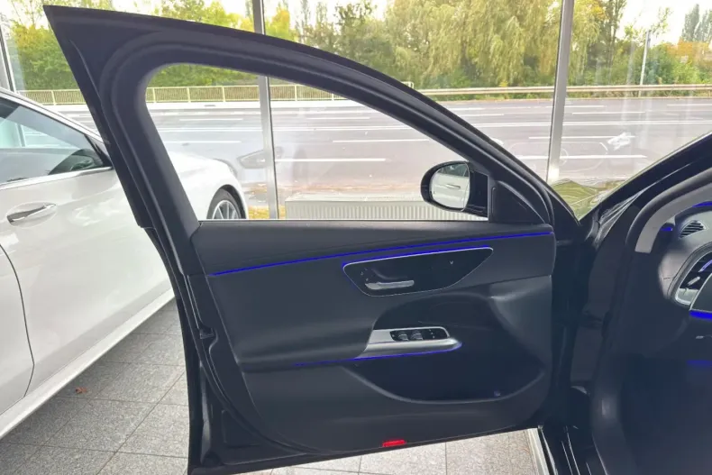 Mercedes-Benz E 220 din 2024 cu 49.850 km - oferta MER151910 - foto 4