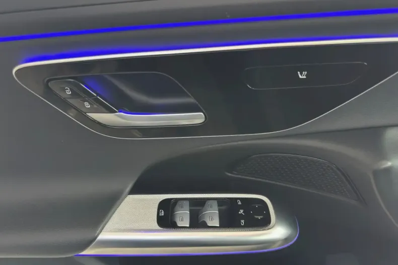 Mercedes-Benz E 220 din 2024 cu 49.850 km - oferta MER151910 - foto 5