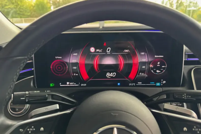 Mercedes-Benz E 220 din 2024 cu 49.850 km - oferta MER151910 - foto 11