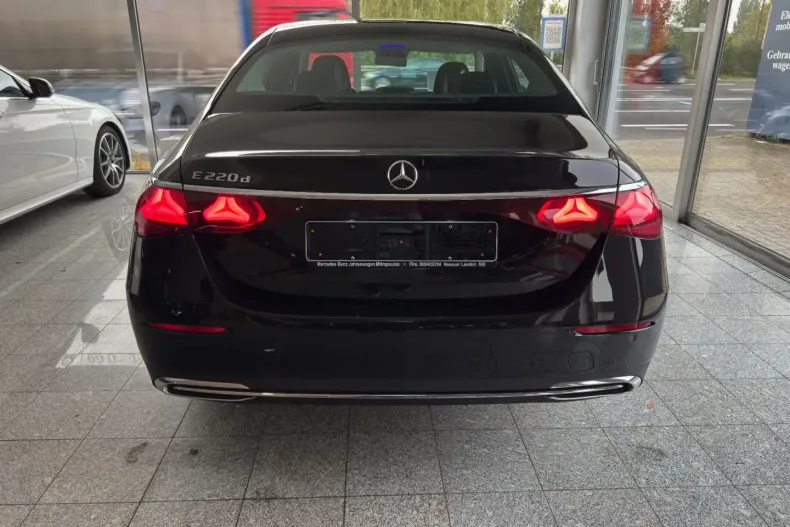 Mercedes-Benz E 220 din 2024 cu 49.850 km - oferta MER151910 - foto 31