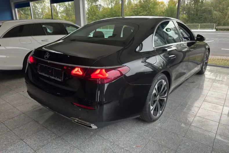 Mercedes-Benz E 220 din 2024 cu 49.850 km - oferta MER151910 - foto 33