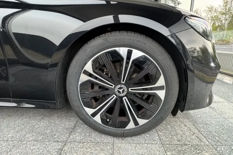 Mercedes-Benz E 220 din 2024 cu 49.850 km - oferta MER151910 - foto 36