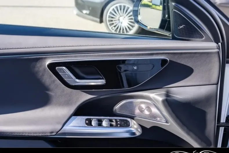 Mercedes-Benz E 300 din 2024 cu 9.100 km - oferta MER151911 - foto 12