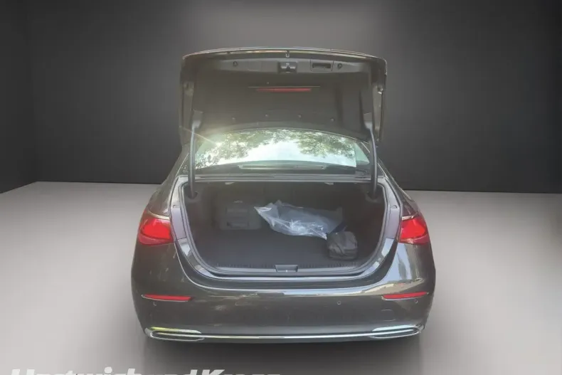 Mercedes-Benz E 300 din 2024 cu 8.790 km - oferta MER151914 - foto 8