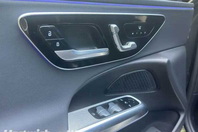 Mercedes-Benz E 300 din 2024 cu 8.790 km - oferta MER151914 - foto 11