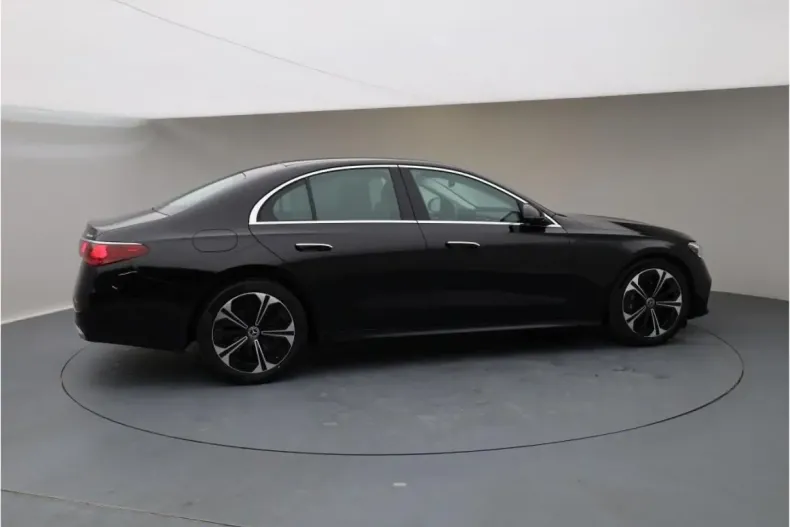 Mercedes-Benz E 450 din 2023 cu 6.450 km - oferta MER151917 - foto 6